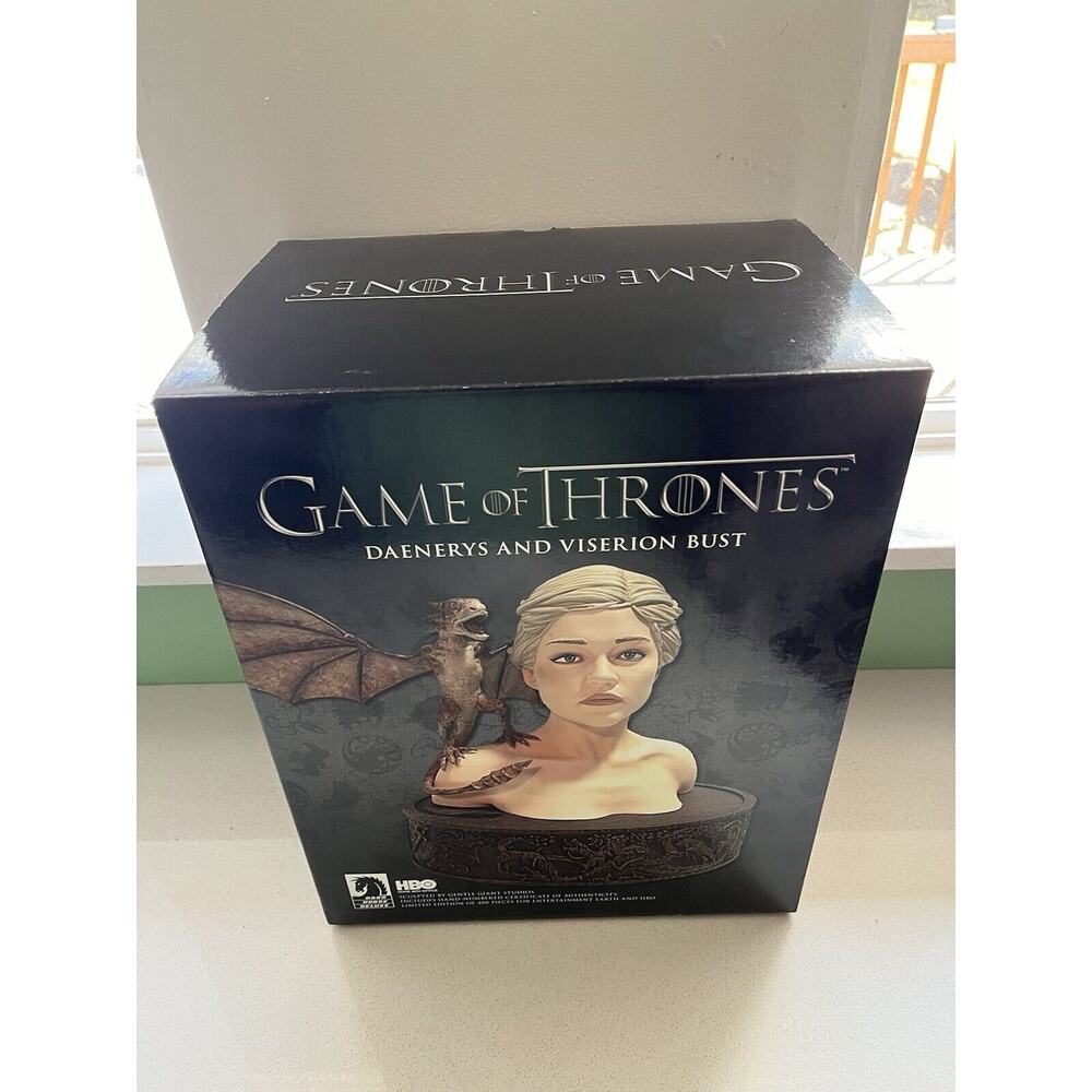 Game Of Thrones EXCLUSIVE DAENERYS And VISERION BUST #215/400 DARK HORSE DELUXE